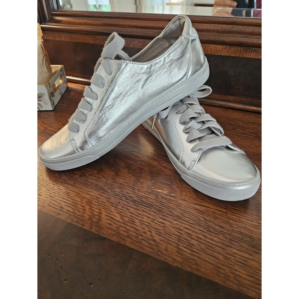 Women's DV Sammy Lace Up Metallic Sneakers - Silver Sz 9--nwob Dolce Vita - Picture 2 of 5